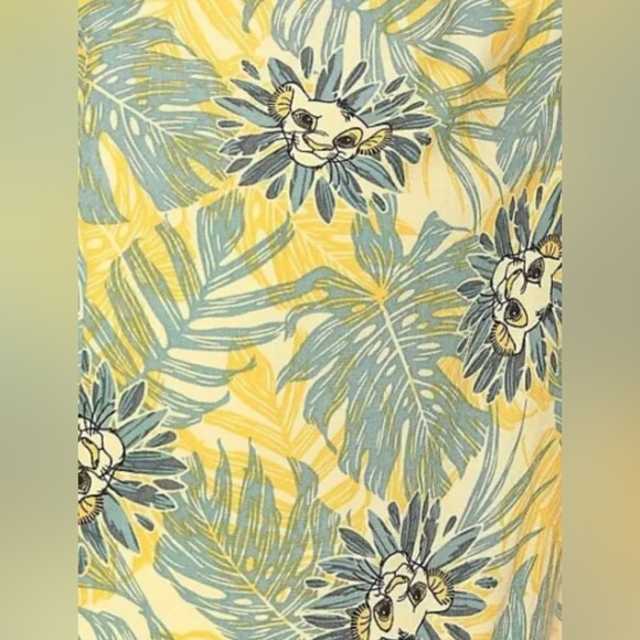 NEW Disney The Lion King Tie Front Woven Top Women’s Size MD Medium Jungle - Picture 5 of 10